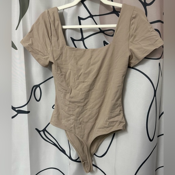 BNWOT Babaton Contour Squareneck Bodysuit - Picture 3 of 3